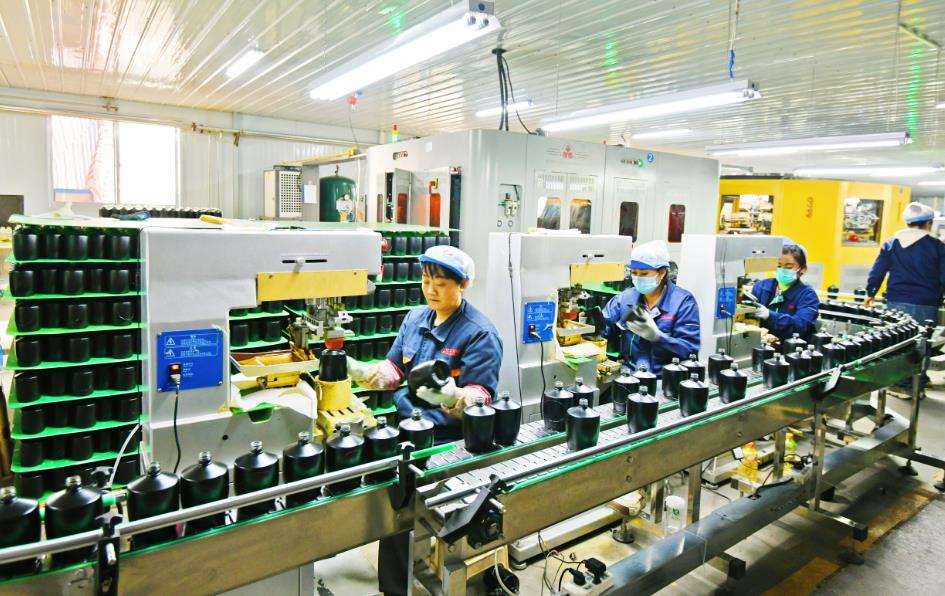 觀宇玻璃制品生產(chǎn)車間。圖片由汾陽市對外交流服務中心提供