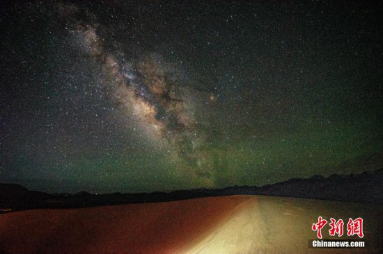 圖為6月20日晚，高原銀河風(fēng)光。曹枝清 攝